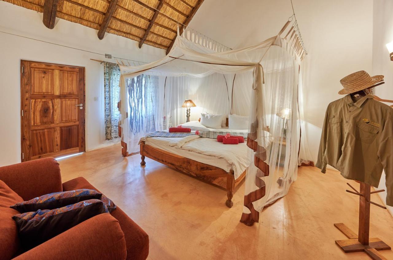 Wild Dogs Lodge Lusaka Ngoại thất bức ảnh